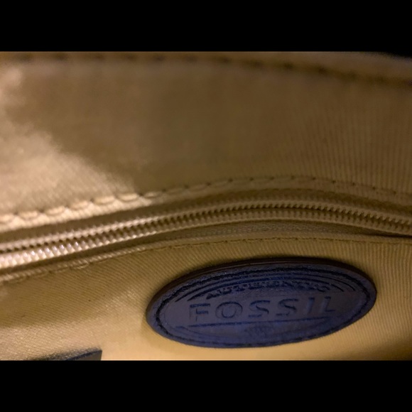 Fossil Leather Purse - Picture 3 of 4